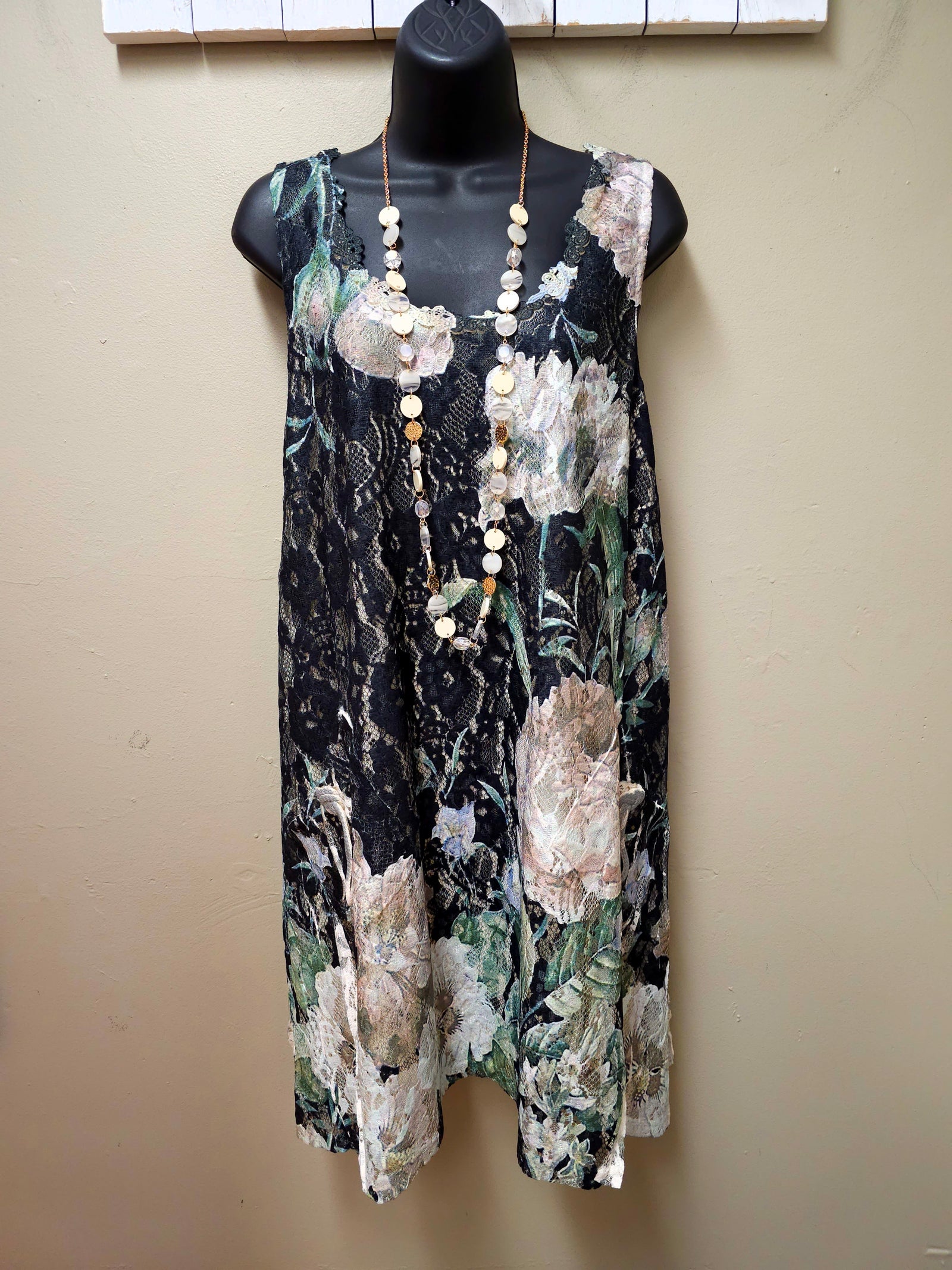 Gorgeous Black Floral Lace Dress with Pockets