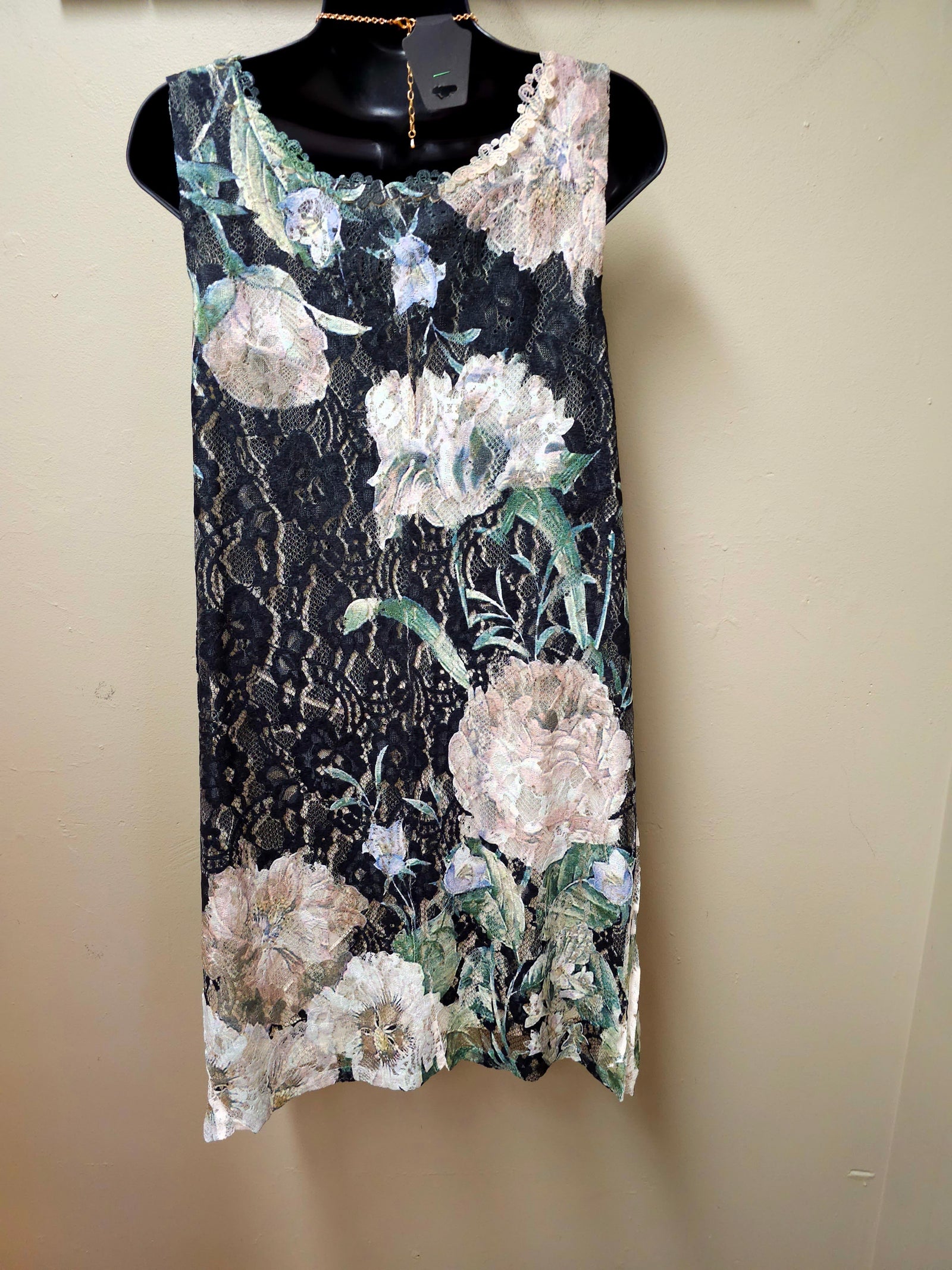 Gorgeous Black Floral Lace Dress with Pockets