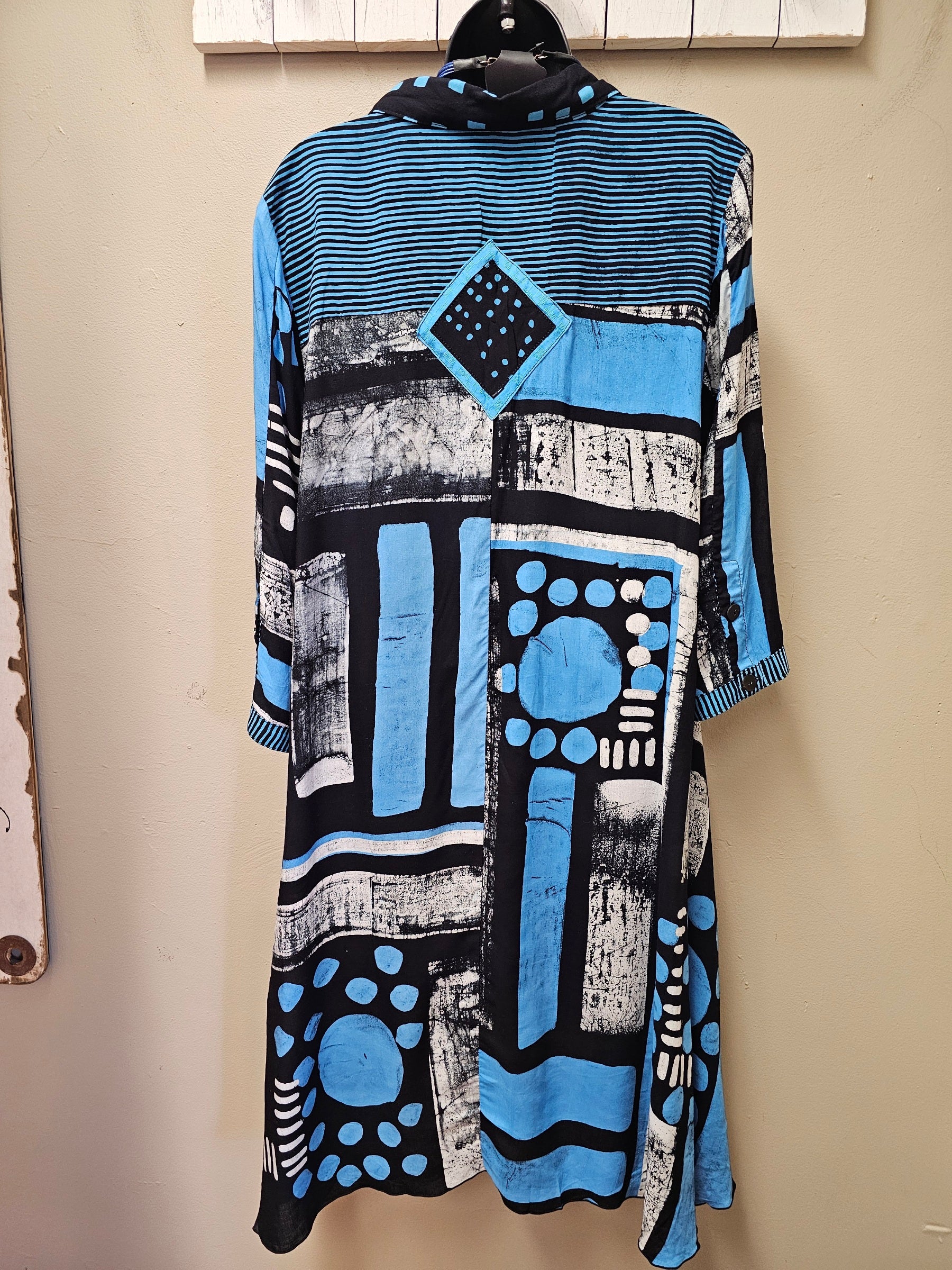 Unique Gorgeous Button Down Hi-Lo Black & Blue Tunic Top