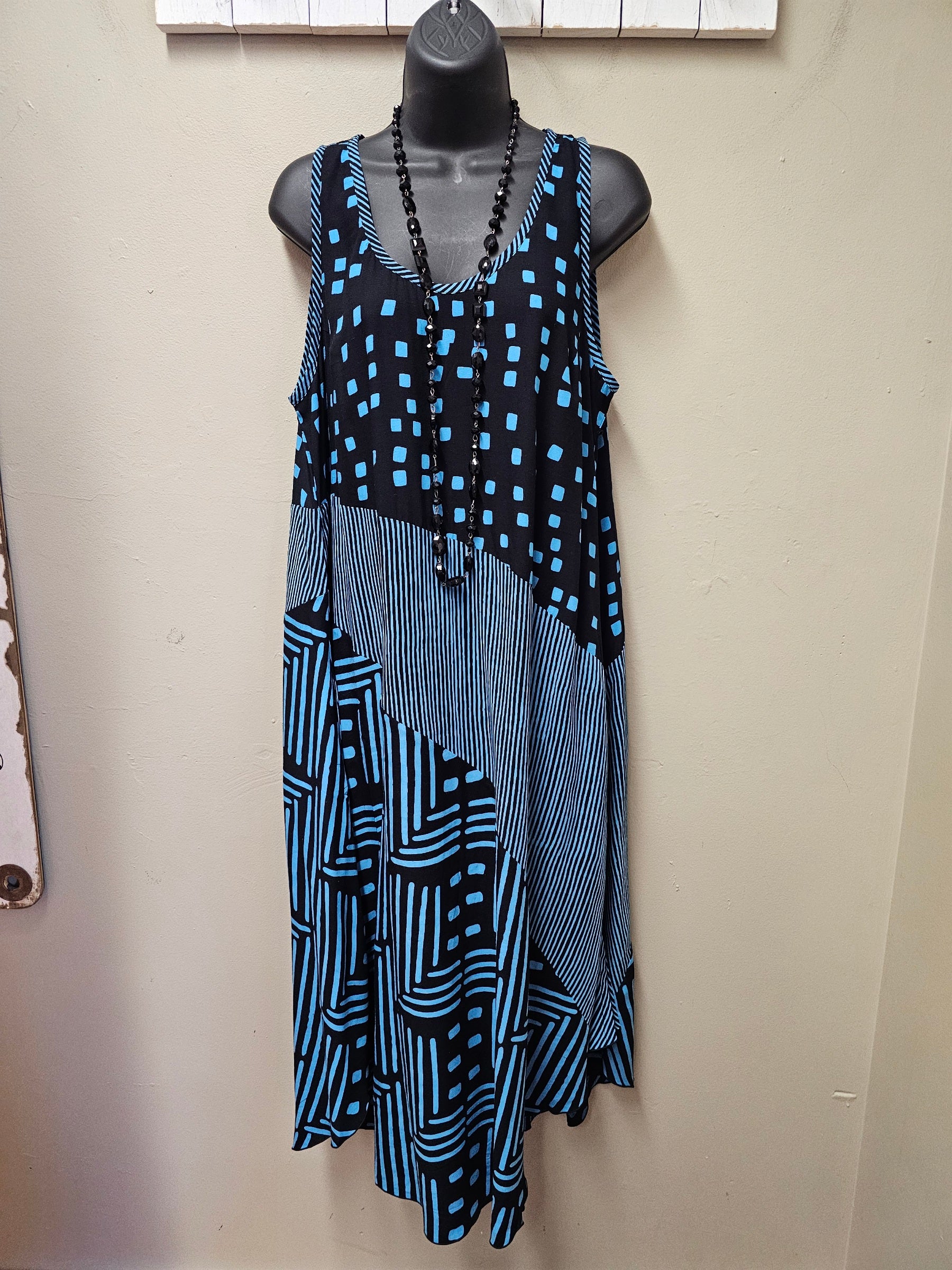 Stunning Sleeveless Black & Blue Dress