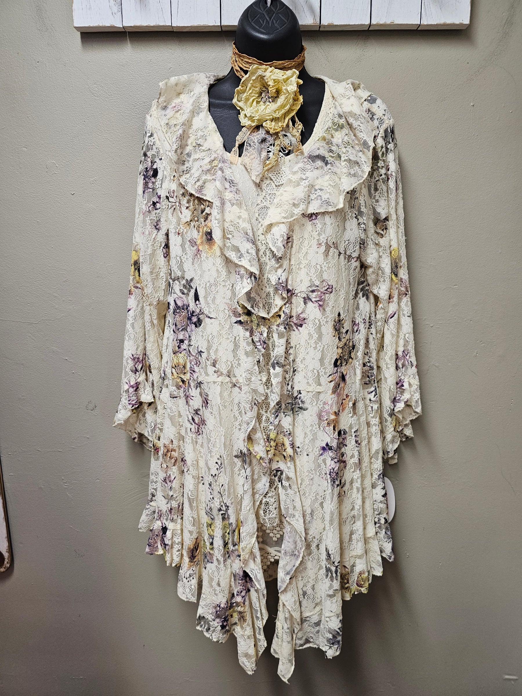 Gorgeous Small Yellow Roses  Lace Cardigan Jacket