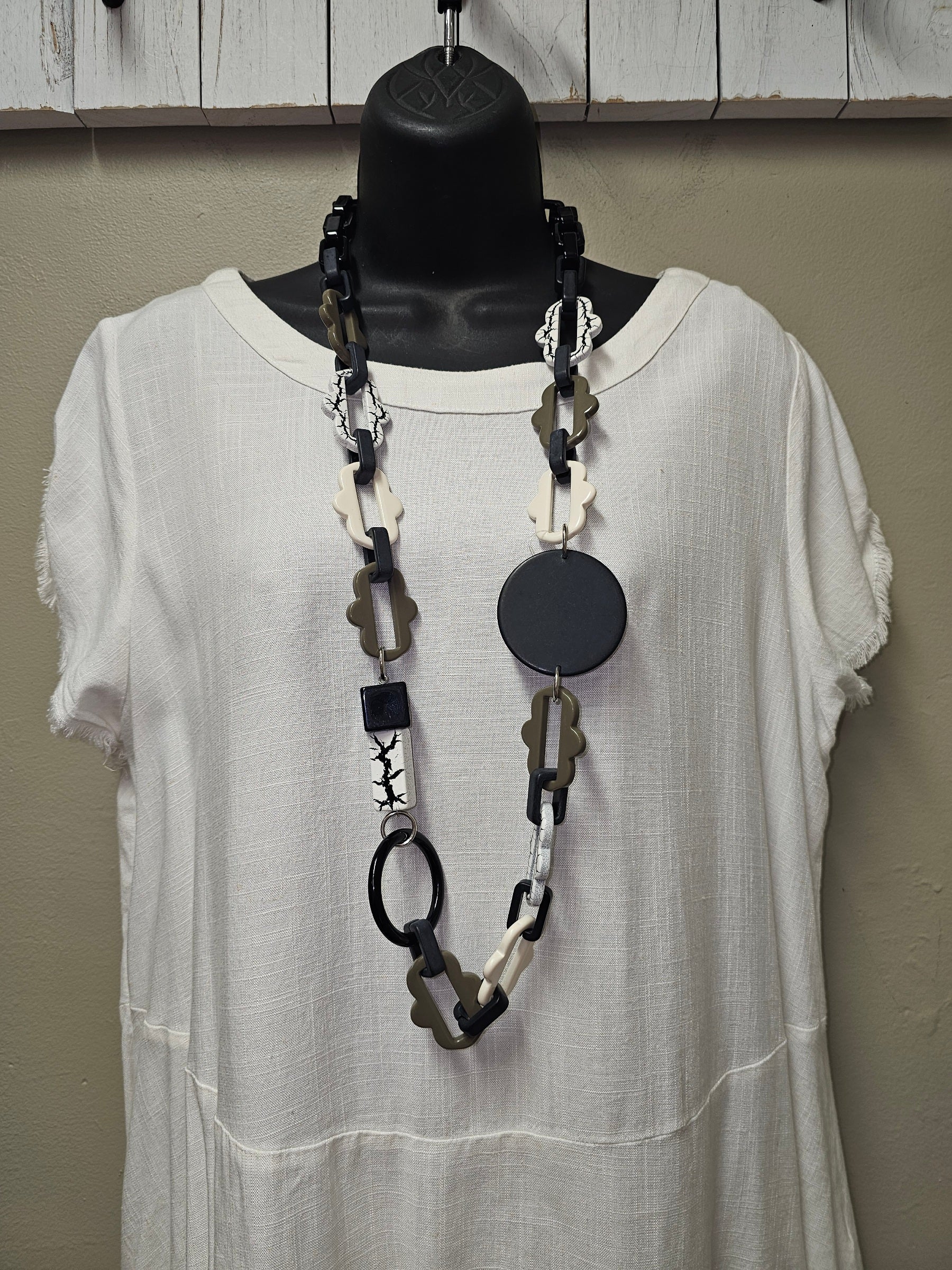 Dramatic Chunky  Necklace