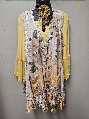 Vintage Yellow Rose Vest with Lace Accents and Pockets