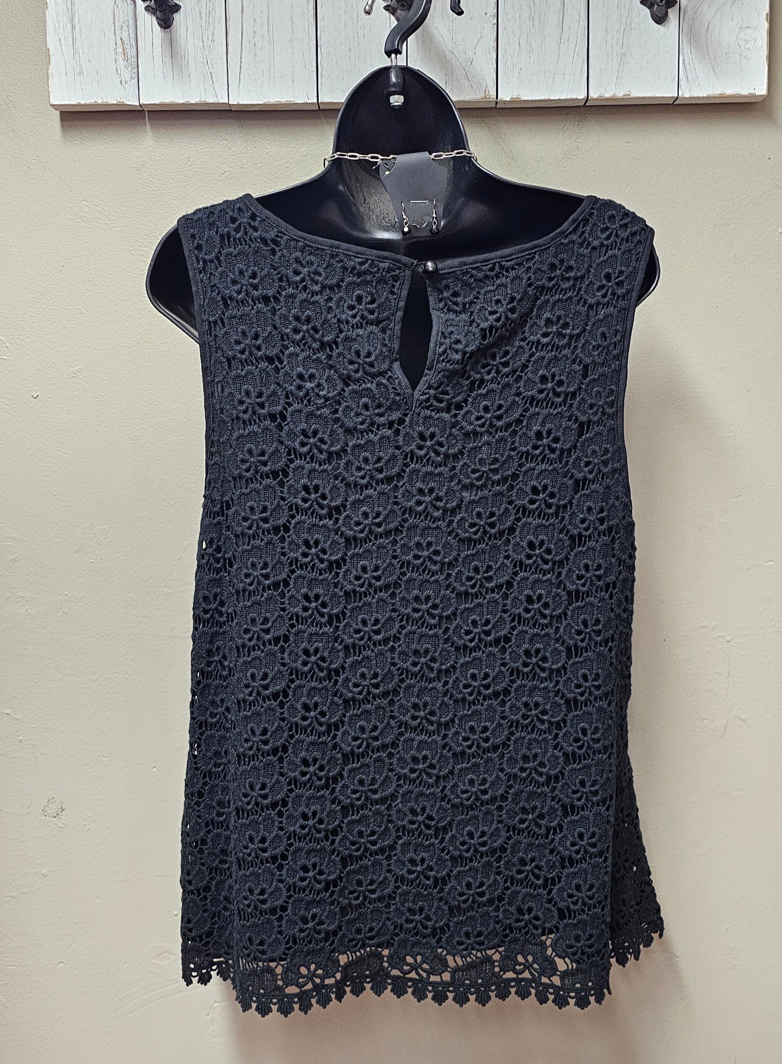 Black Crocheted Top Seams by Sarah