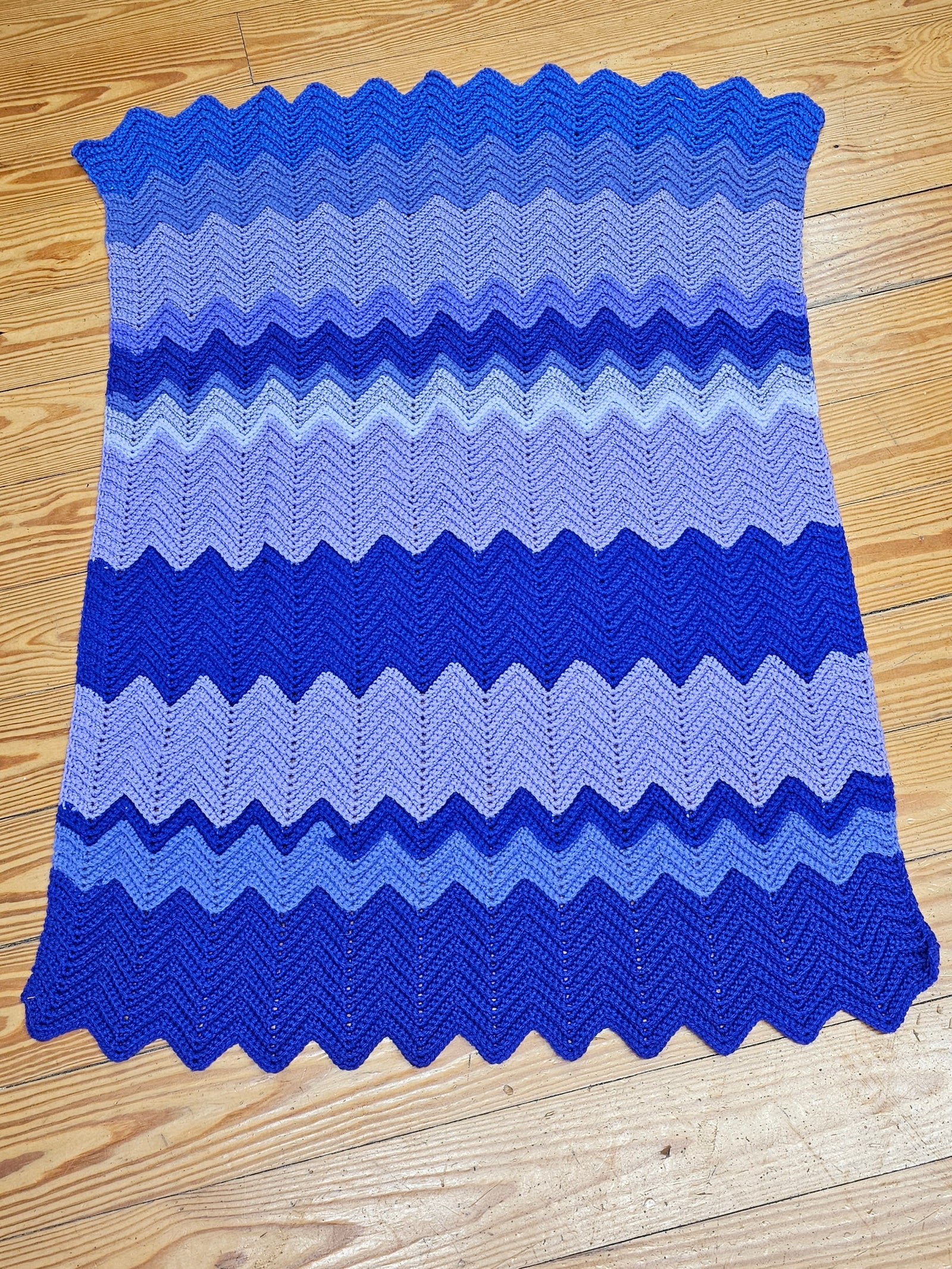 Gorgeous Handmade Purple Zig Zag Crocheted Throw
