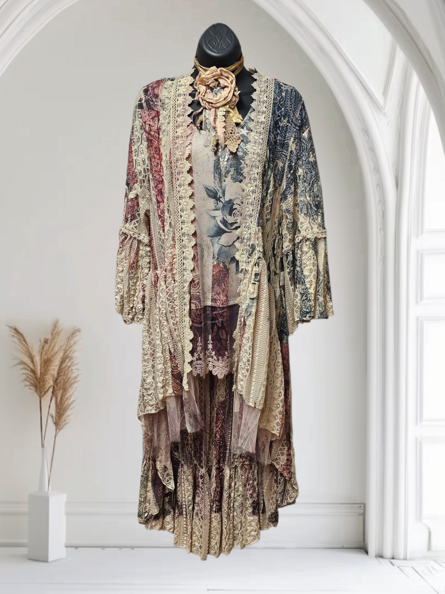 Americana Red & Blue Lace Duster with a Vintage-inspired Look.