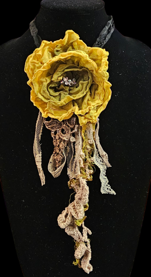 Large - Vintage-Inspired Handcrafted Fabric Flowers Brooch/Necklace