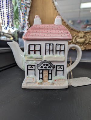 Vintage Teapot "2 Story House"