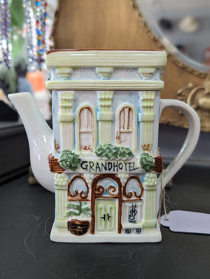 Vintage Teapot "Grand Hotel"