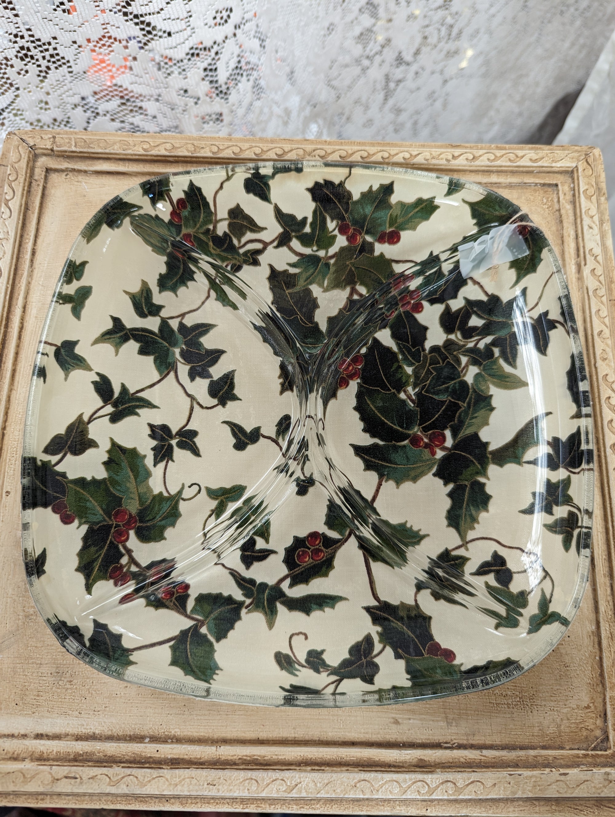 Holly & Berries Divided Plate