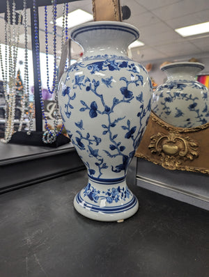Lovely Blue & White Porcelain Vase
