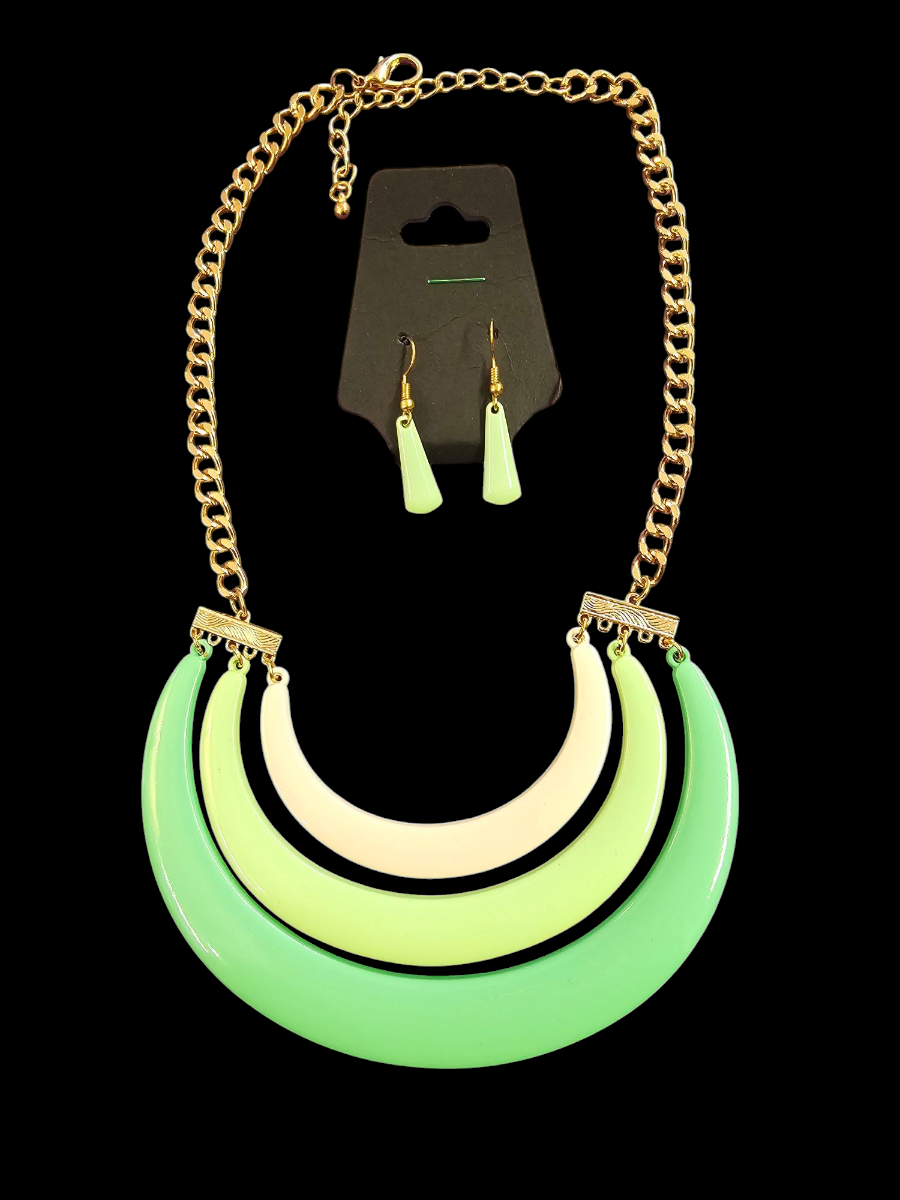 SALE was $29.99  Fun 3 Color Green Necklace