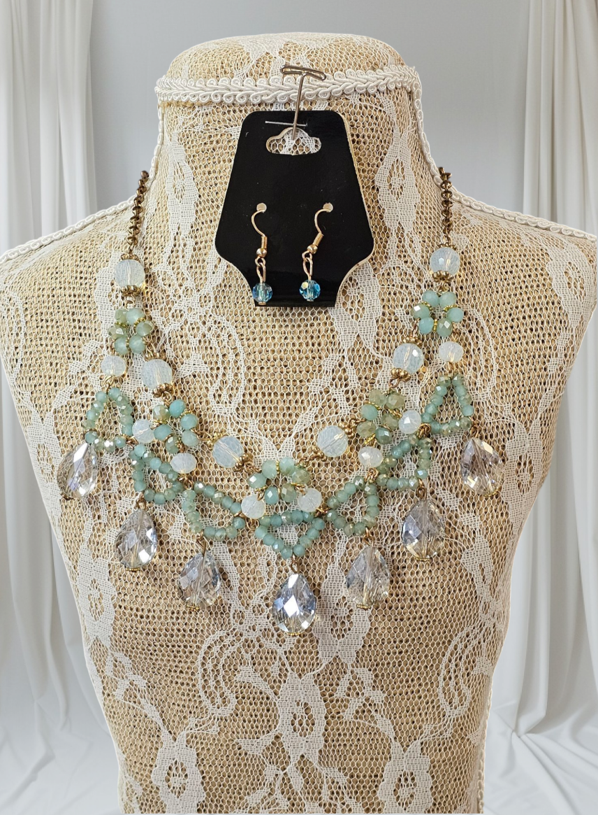 FINAL SALE was $22.99 - Beautiful Aqua Drape  Necklace