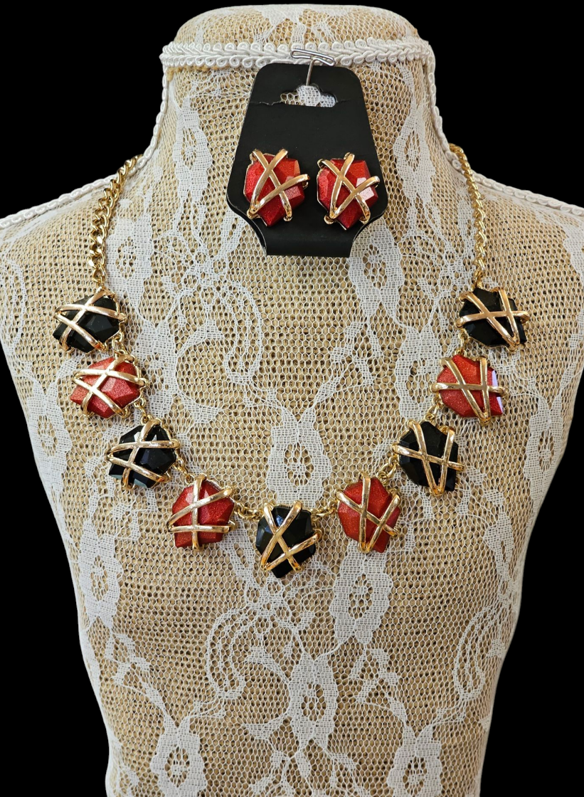 FINAL SALE was $26.99 - Stunning Rust Red and Black Necklace