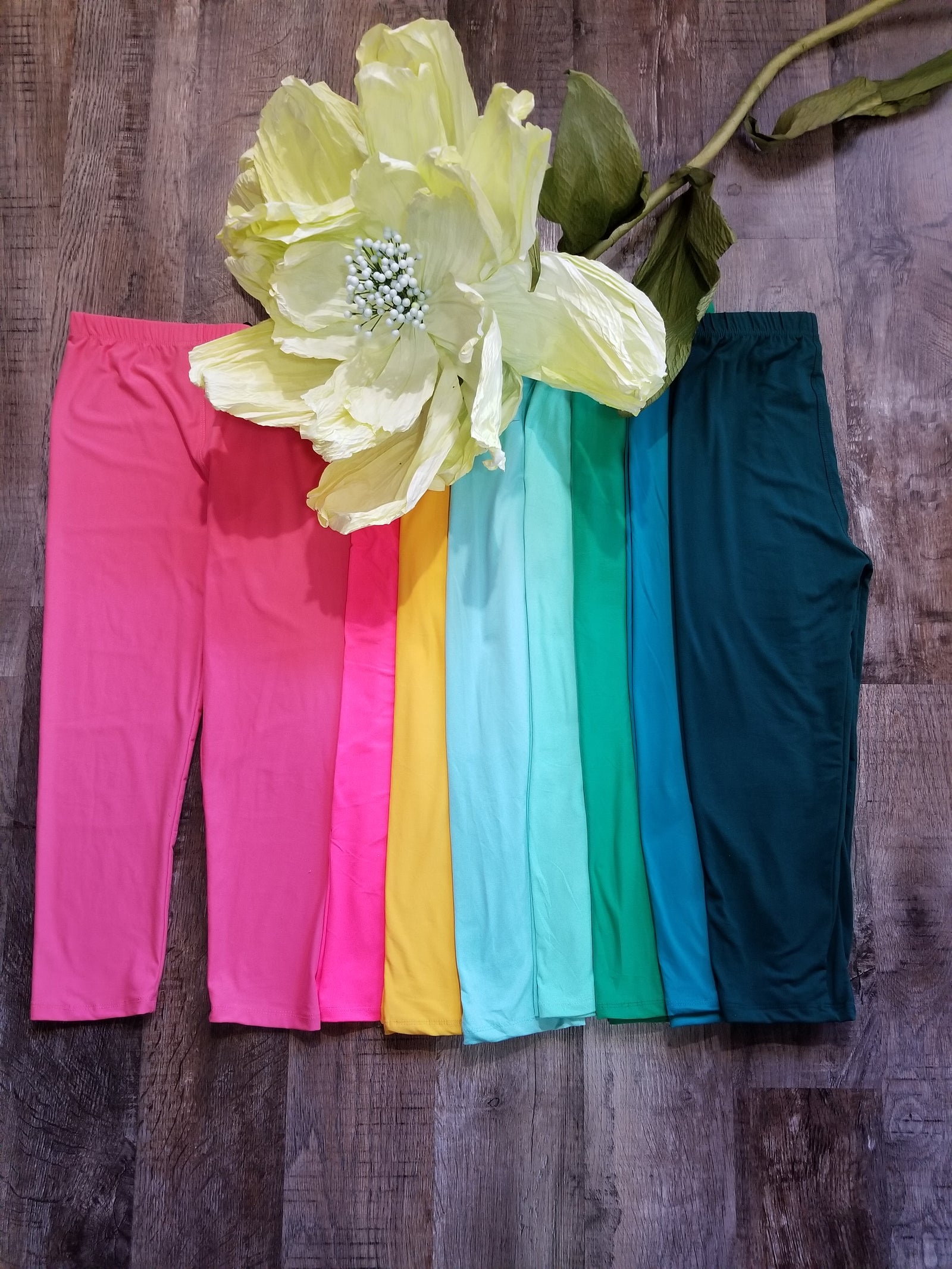 zBEST SELLER - One Size REGULAR Peach Fuzz Legging Capri Length - You-nique Bou-tique