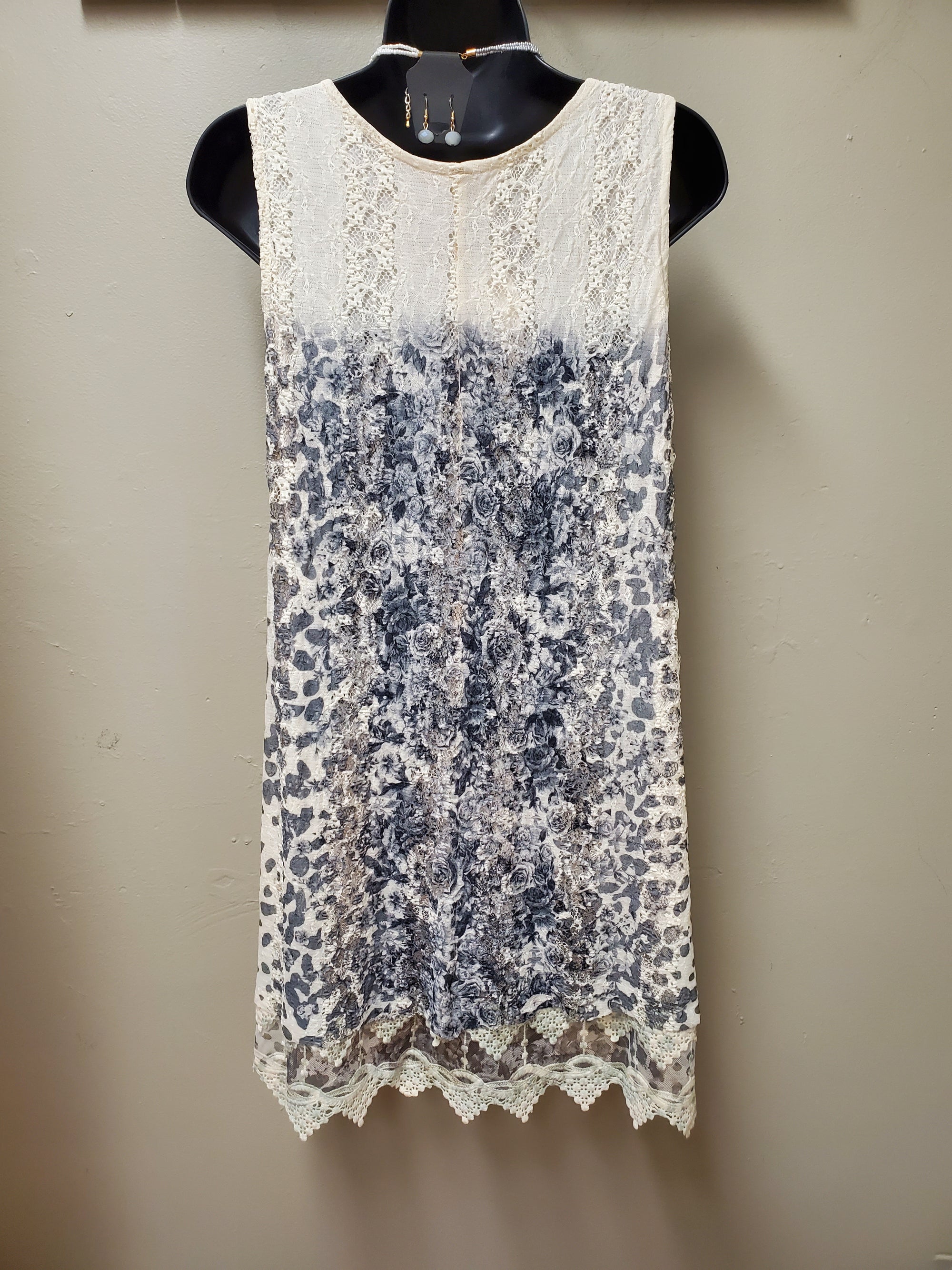 Sleeveless Lace Sublimation with Grey Roses - You-nique Bou-tique