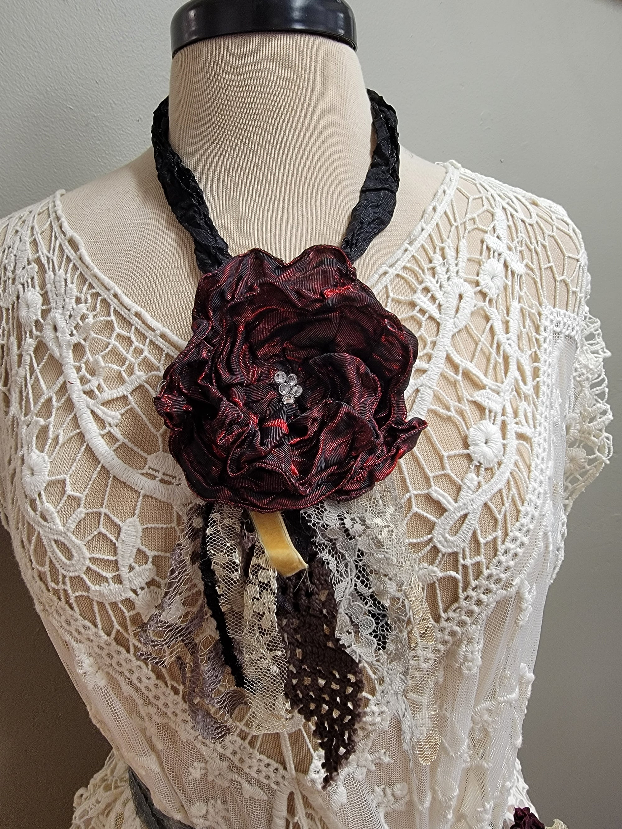 Large - Vintage-Inspired Handcrafted Fabric Flowers Brooch/Necklace