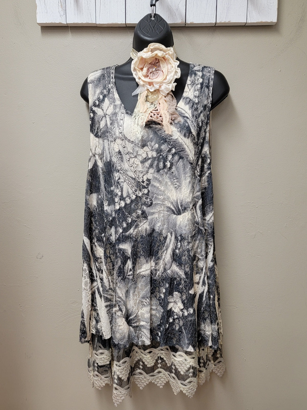 3 Color Ways - Romantic Lace Sleeveless Tunics