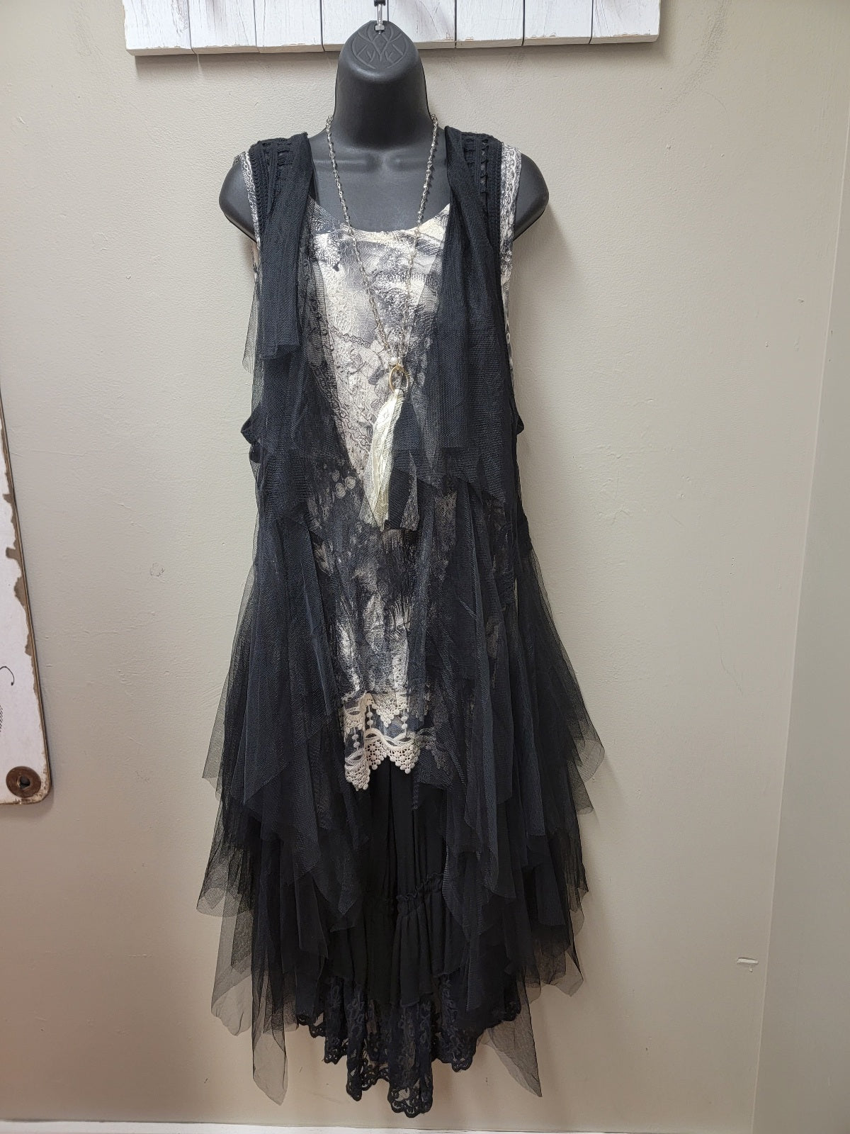 3 Color Ways - Romantic Lace Sleeveless Tunics