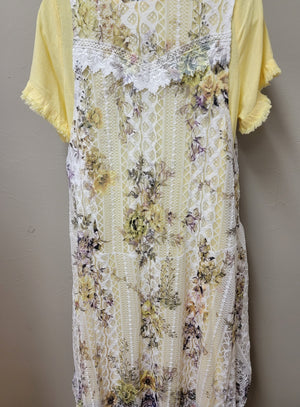 Exquisite  Lace Vest with Yellow Roses on Ivory