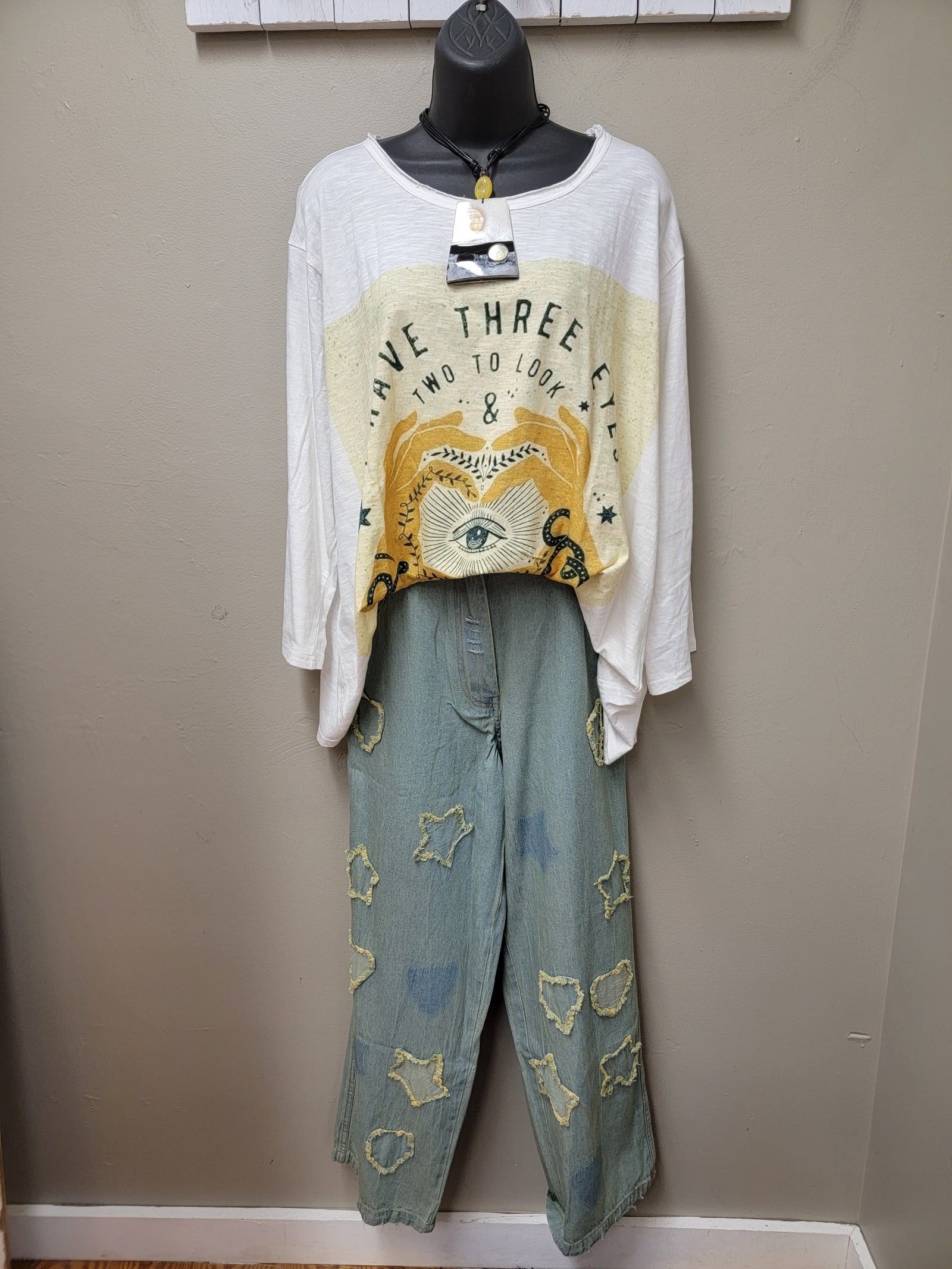 Graphic Tee "I Have 3 Eyes" One Size Casual Top with 3/4 Sleeves